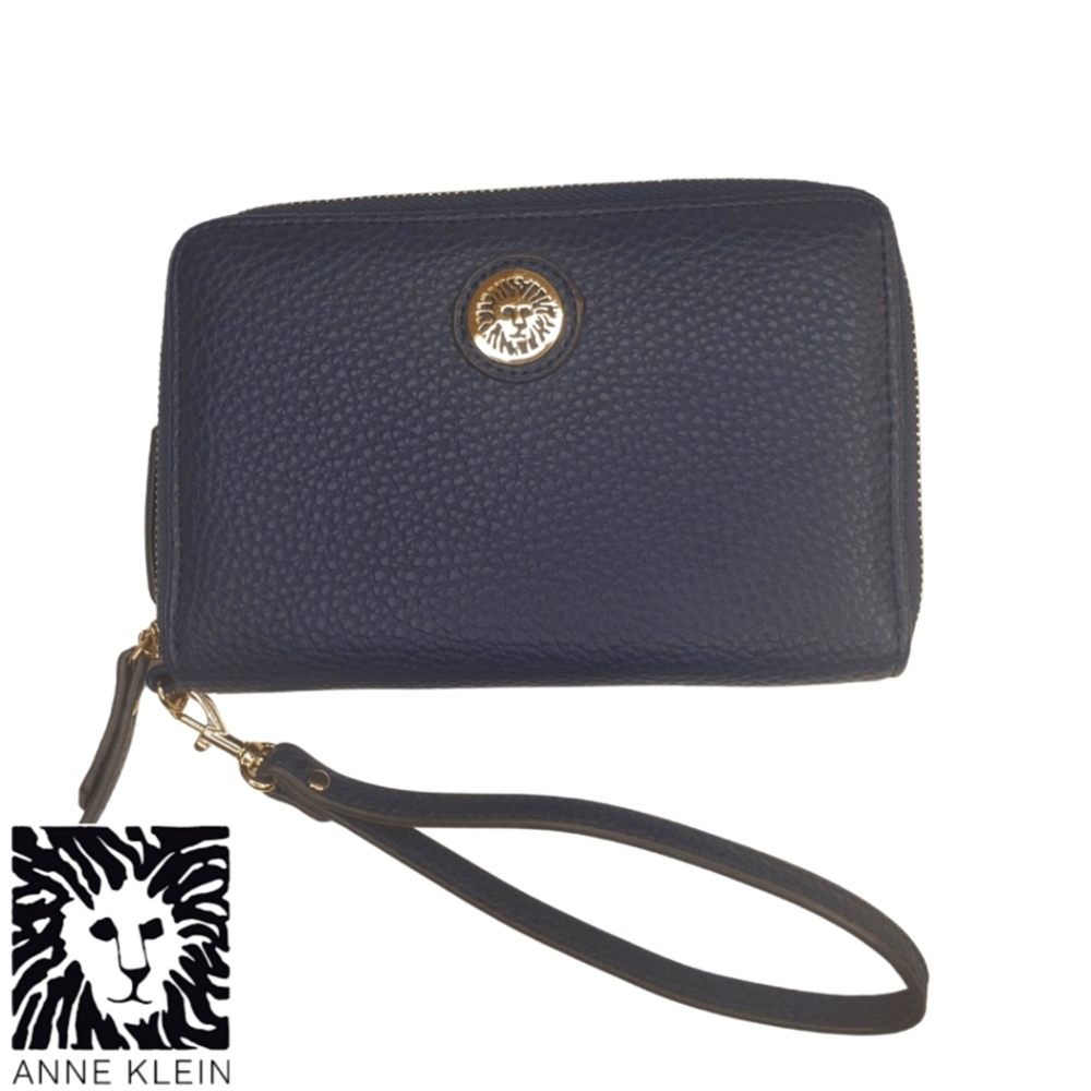 🚨FINAL PRICE Navy Blue Anne Klein Pebble Leather Wristlet Wallet